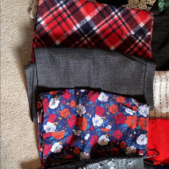 Miscellaneous skirts - Picture 4 of 4